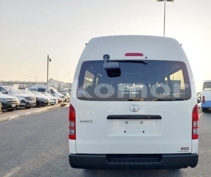 Big with watermark toyota hiace anjouan domoni 4012