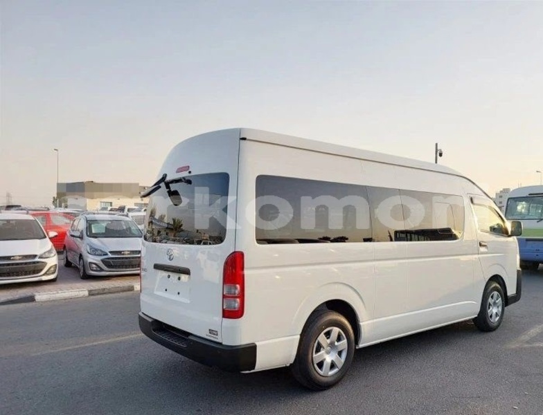 Big with watermark toyota hiace anjouan domoni 4012
