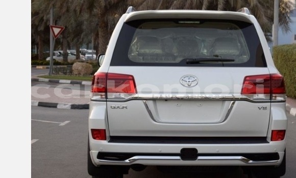 Acheter Occasion Voiture Toyota Land Cruiser Blanc à Domoni, Anjouan Acheter Occasion Voiture Toyota Land Cruiser Blanc à Domoni, Anjouan