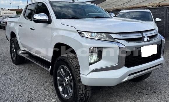 Acheter Occasion Voiture Mitsubishi L200 Blanc à Moroni, Grande Comore