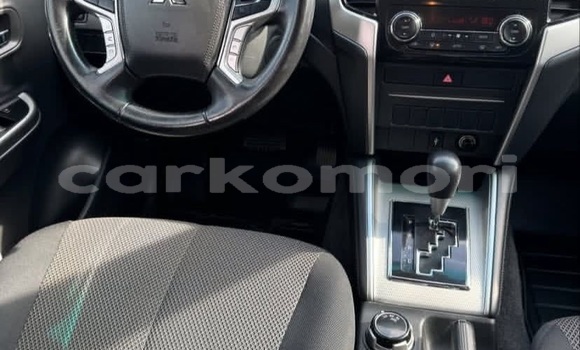 Acheter Occasion Voiture Mitsubishi L200 Blanc à Moroni, Grande Comore Acheter Occasion Voiture Mitsubishi L200 Blanc à Moroni, Grande Comore