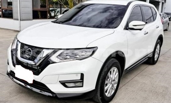Acheter Occasion Voiture Nissan X–Trail Blanc à Moroni, Grande Comore