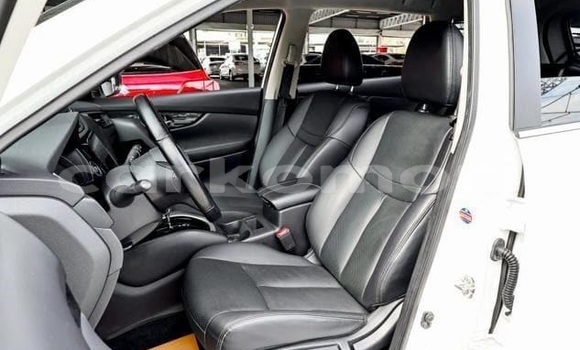 Acheter Occasion Voiture Nissan X–Trail Blanc à Moroni, Grande Comore Acheter Occasion Voiture Nissan X–Trail Blanc à Moroni, Grande Comore