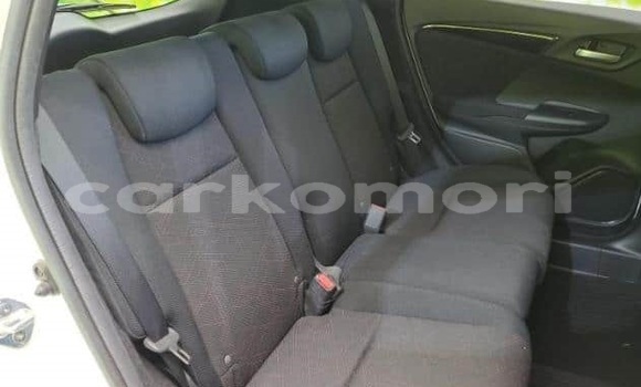 Acheter Occasion Voiture Honda FIT Blanc à Moroni, Grande Comore Acheter Occasion Voiture Honda FIT Blanc à Moroni, Grande Comore