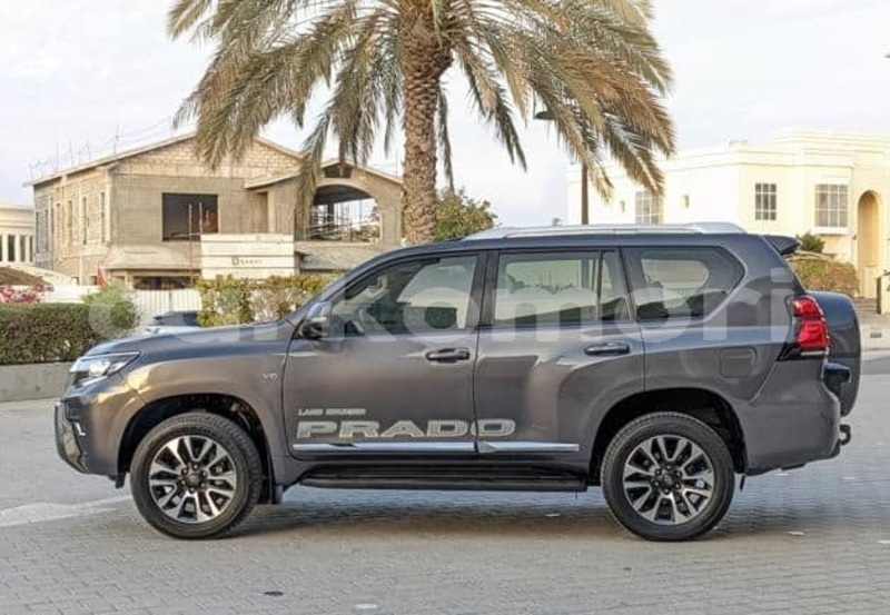 Big with watermark toyota land cruiser prado grande comore moroni 4028