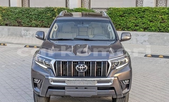 Acheter Occasion Voiture Toyota Land Cruiser Prado Blanc à Moroni, Grande Comore Acheter Occasion Voiture Toyota Land Cruiser Prado Blanc à Moroni, Grande Comore