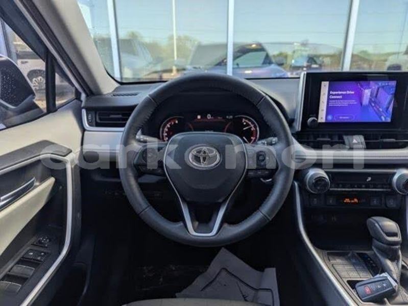 Big with watermark toyota rav4 njazidja mitsamiouli 4040