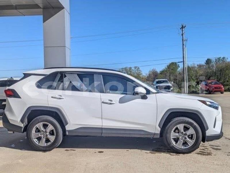 Big with watermark toyota rav4 njazidja mitsamiouli 4040