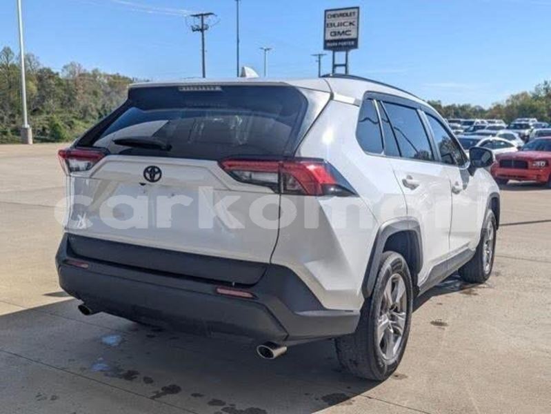 Big with watermark toyota rav4 njazidja mitsamiouli 4040