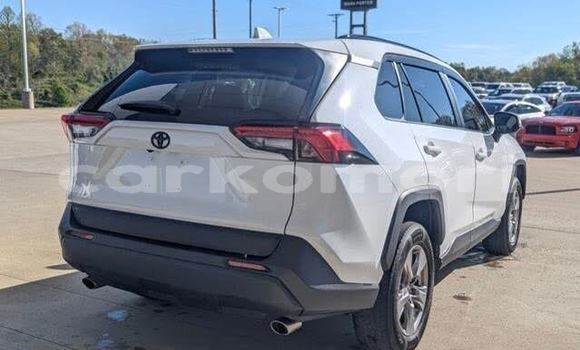 Acheter Occasion Voiture Toyota RAV4 Blanc à Mitsamiouli, Njazidja Acheter Occasion Voiture Toyota RAV4 Blanc à Mitsamiouli, Njazidja
