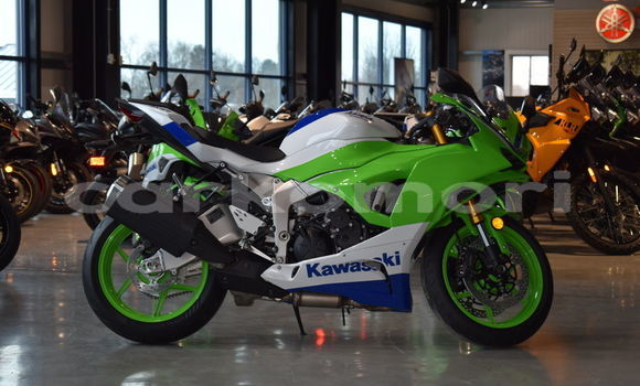 Buy New Yamaha TMAX Black Bike in Fomboni in Moheli Buy New Yamaha TMAX Black Bike in Fomboni in Moheli