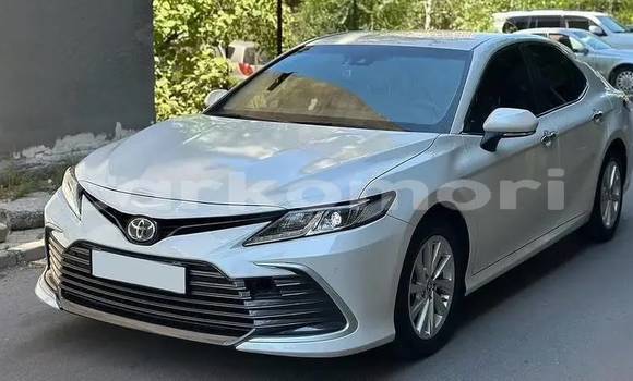 Buy Used Toyota Camry White Car in Domoni in Anjouan Buy Used Toyota Camry White Car in Domoni in Anjouan