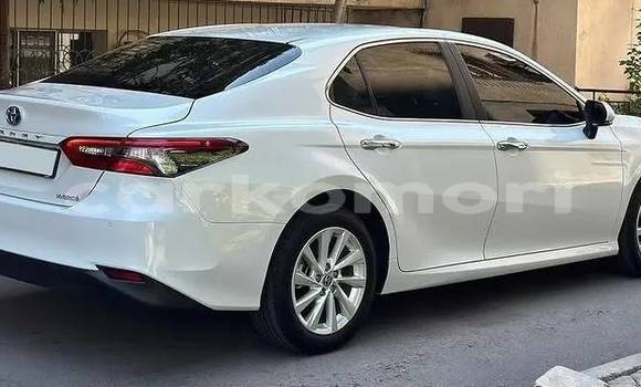 Buy Used Toyota Camry White Car in Domoni in Anjouan Buy Used Toyota Camry White Car in Domoni in Anjouan