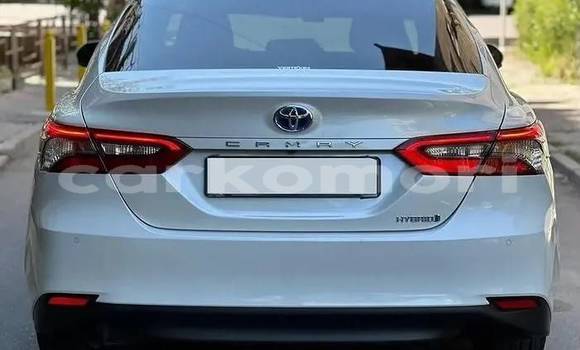 Buy Used Toyota Camry White Car in Domoni in Anjouan Buy Used Toyota Camry White Car in Domoni in Anjouan