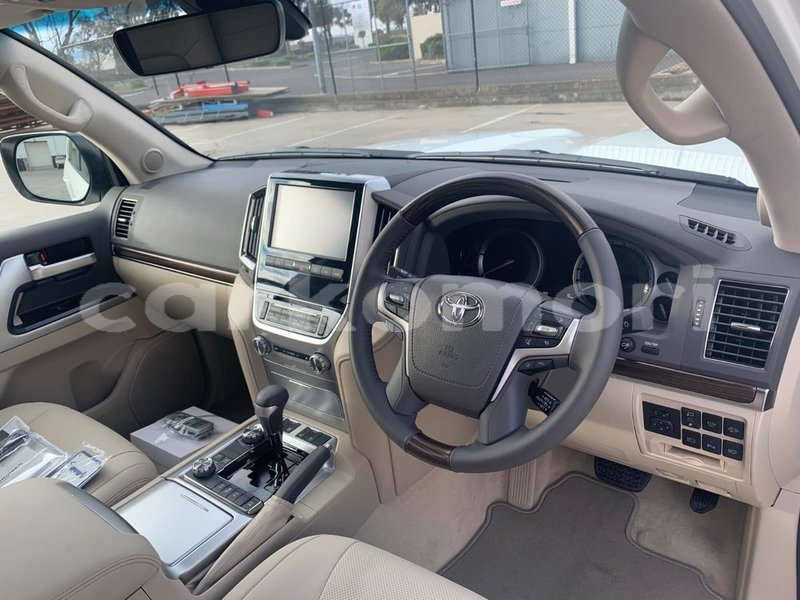 Big with watermark toyota land cruiser anjouan domoni 4048