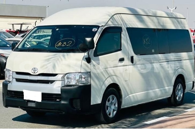 Big with watermark toyota hiace grande comore moroni 4049