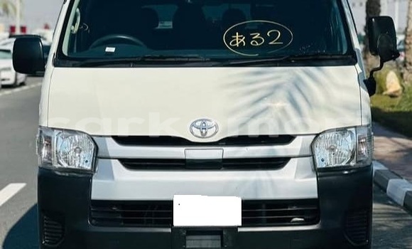 Acheter Occasion Voiture Toyota Hiace Blanc à Moroni, Grande Comore Acheter Occasion Voiture Toyota Hiace Blanc à Moroni, Grande Comore