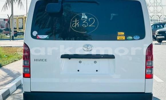 Acheter Occasion Voiture Toyota Hiace Blanc à Moroni, Grande Comore Acheter Occasion Voiture Toyota Hiace Blanc à Moroni, Grande Comore