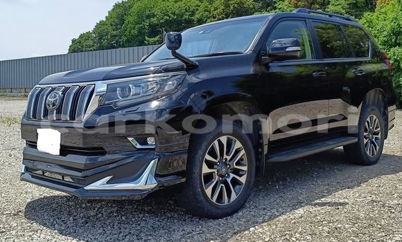 Acheter Occasion Voiture Toyota Land Cruiser Prado Blanc à Domoni, Anjouan Acheter Occasion Voiture Toyota Land Cruiser Prado Blanc à Domoni, Anjouan