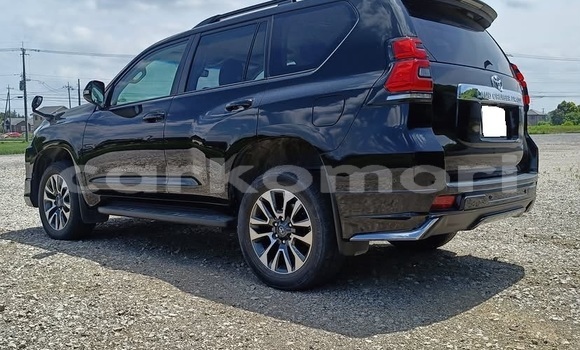 Acheter Occasion Voiture Toyota Land Cruiser Prado Blanc à Domoni, Anjouan Acheter Occasion Voiture Toyota Land Cruiser Prado Blanc à Domoni, Anjouan