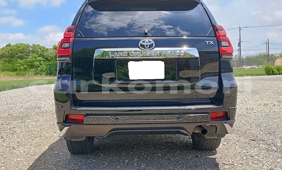 Acheter Occasion Voiture Toyota Land Cruiser Prado Blanc à Domoni, Anjouan Acheter Occasion Voiture Toyota Land Cruiser Prado Blanc à Domoni, Anjouan