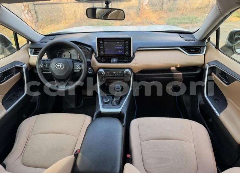 Big with watermark toyota rav4 anjouan domoni 4053
