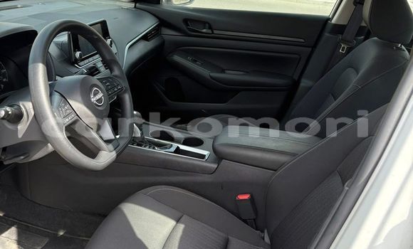 Acheter Import Voiture Nissan Altima Blanc à Moroni, Grande Comore Acheter Import Voiture Nissan Altima Blanc à Moroni, Grande Comore