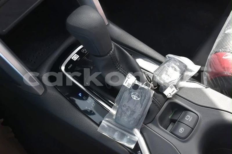Big with watermark toyota corolla cross anjouan mutsamudu 4057