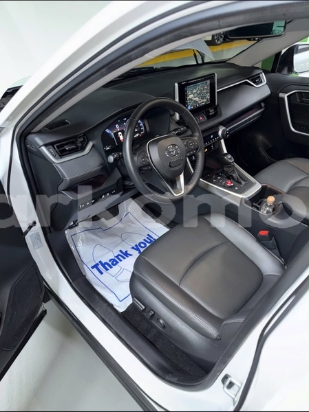 Big with watermark toyota rav4 anjouan domoni 4058