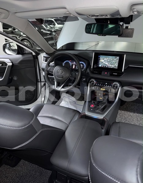 Big with watermark toyota rav4 anjouan domoni 4058