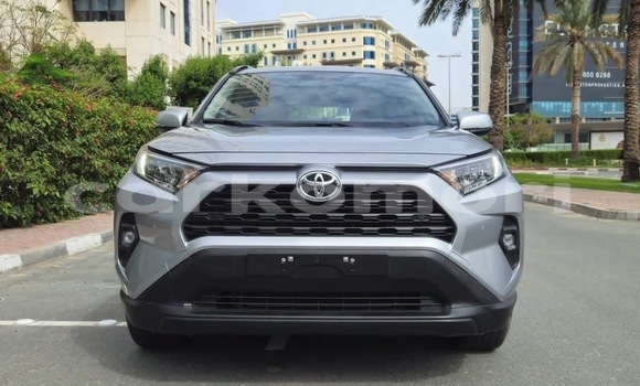 Acheter Occasion Voiture Toyota RAV4 Gris à Import - Dubai, Grande Comore