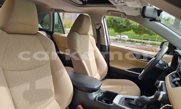 Acheter Occasion Voiture Toyota RAV4 Gris à Import - Dubai, Grande Comore Acheter Occasion Voiture Toyota RAV4 Gris à Import - Dubai, Grande Comore