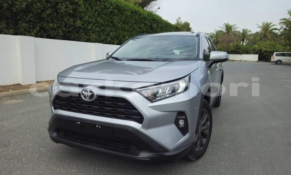Acheter Occasion Voiture Toyota RAV4 Gris à Import - Dubai, Grande Comore Acheter Occasion Voiture Toyota RAV4 Gris à Import - Dubai, Grande Comore