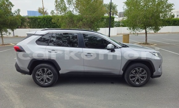 Acheter Occasion Voiture Toyota RAV4 Gris à Import - Dubai, Grande Comore Acheter Occasion Voiture Toyota RAV4 Gris à Import - Dubai, Grande Comore