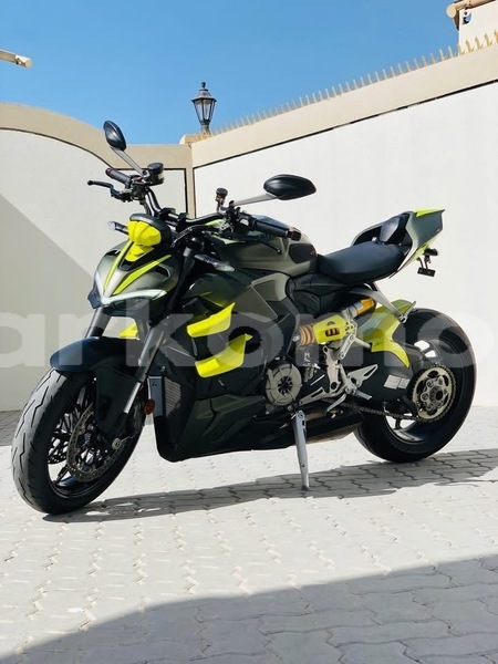 Big with watermark ducati streetfighter grande comore import dubai 4060