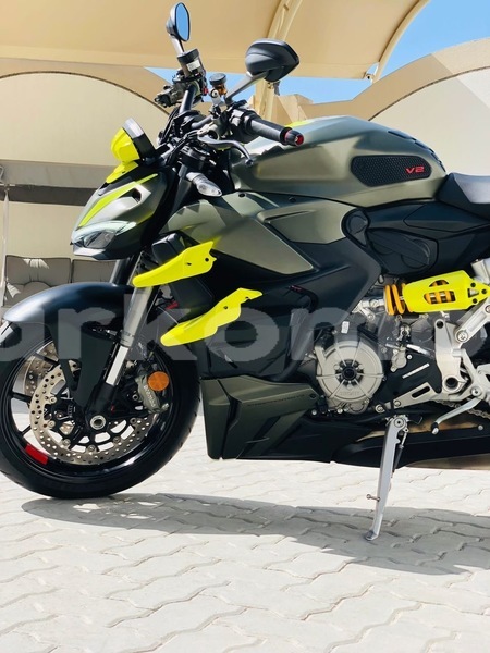 Big with watermark ducati streetfighter grande comore import dubai 4060