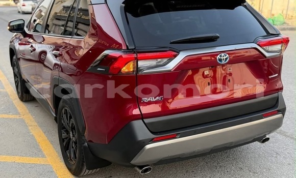 Acheter Occasion Voiture Toyota RAV4 Rouge à Import - Dubai, Grande Comore Acheter Occasion Voiture Toyota RAV4 Rouge à Import - Dubai, Grande Comore