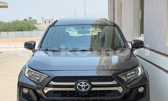 Acheter Occasion Voiture Toyota RAV4 Noir à Import - Dubai, Grande Comore