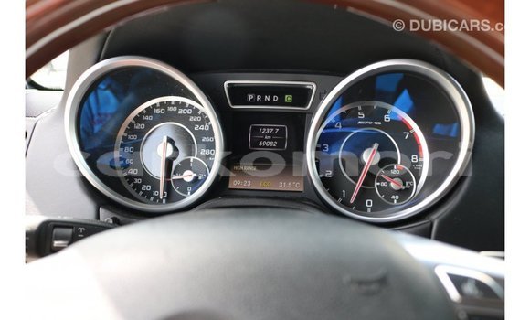 Acheter Import Voiture Mercedes-Benz 190 Blanc à Import - Dubai, Grande Comore