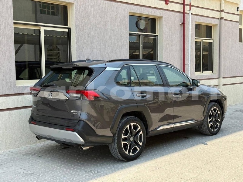 Big with watermark toyota rav4 grande comore import dubai 4063