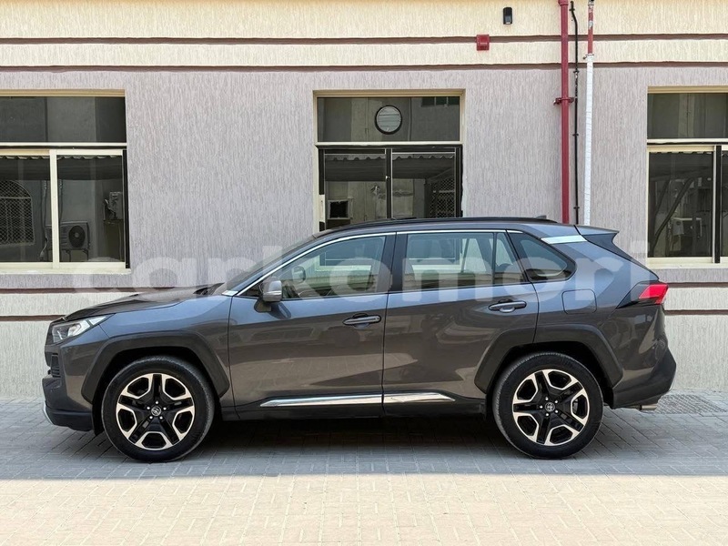 Big with watermark toyota rav4 grande comore import dubai 4063