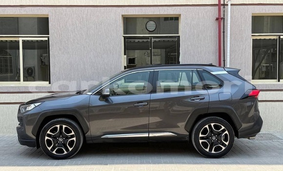 Acheter Occasion Voiture Toyota RAV4 Noir à Import - Dubai, Grande Comore Acheter Occasion Voiture Toyota RAV4 Noir à Import - Dubai, Grande Comore