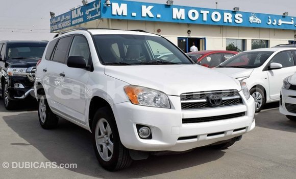 Acheter Import Voiture Toyota 4Runner Blanc à Import - Dubai, Grande Comore Acheter Import Voiture Toyota 4Runner Blanc à Import - Dubai, Grande Comore