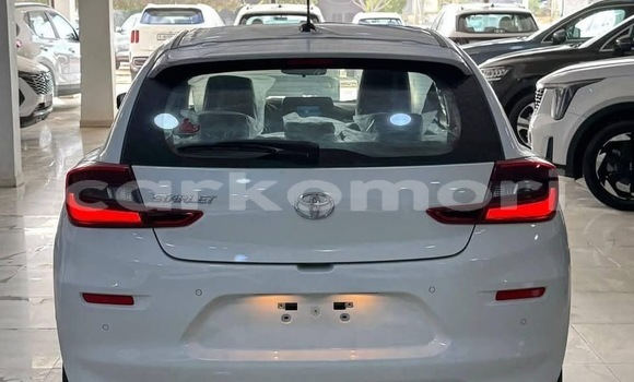 Acheter Occasion Voiture Toyota Starlet Blanc à Import - Dubai, Grande Comore Acheter Occasion Voiture Toyota Starlet Blanc à Import - Dubai, Grande Comore
