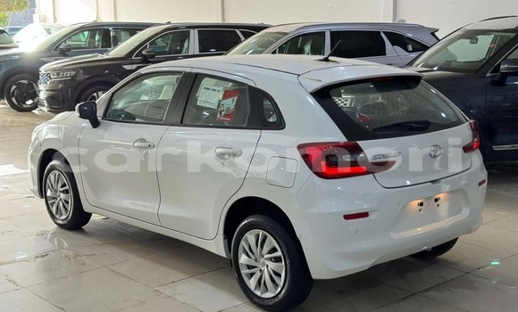 Acheter Occasion Voiture Toyota Starlet Blanc à Import - Dubai, Grande Comore Acheter Occasion Voiture Toyota Starlet Blanc à Import - Dubai, Grande Comore