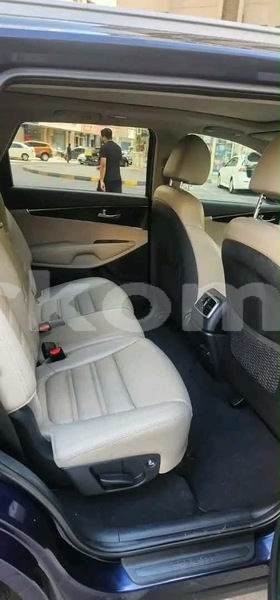 Big with watermark kia sorento grande comore import dubai 4066