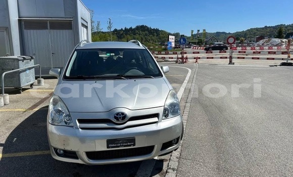 Acheter Occasion Voiture Toyota Verso Gris à Import - Dubai, Grande Comore