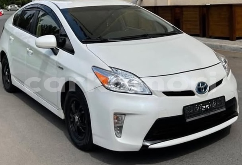 Big with watermark toyota prius anjouan domoni 4074