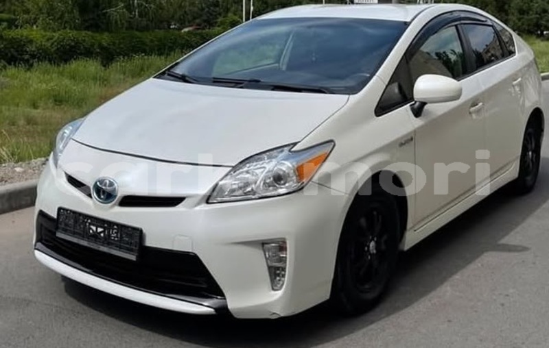 Big with watermark toyota prius anjouan domoni 4074