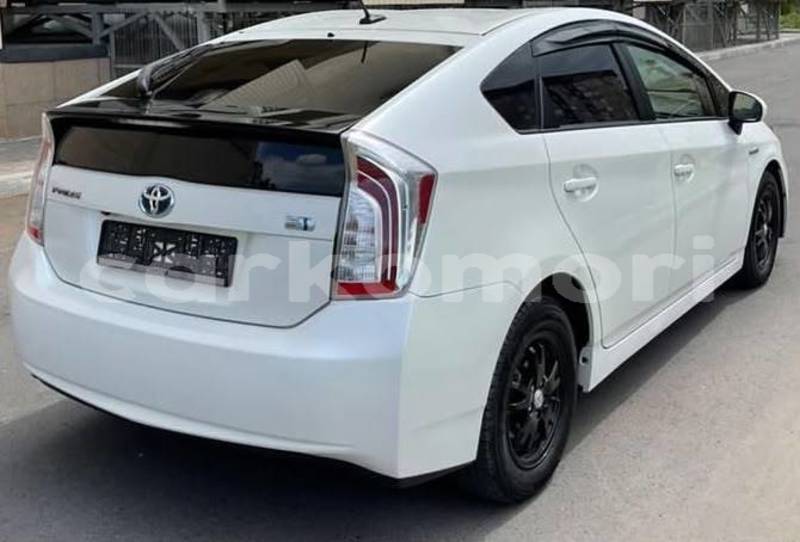 Big with watermark toyota prius anjouan domoni 4074